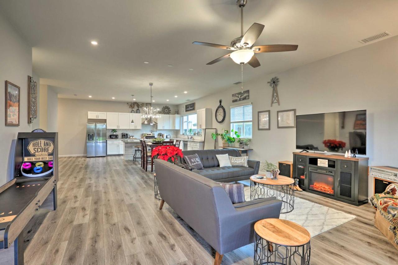 Stunning Clovis Home About 1 Mile To Old Town! 외부 사진