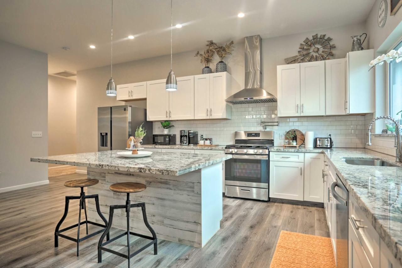 Stunning Clovis Home About 1 Mile To Old Town! 외부 사진